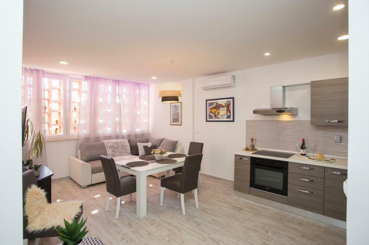 Apartment Aurora สปลิท ภายนอก รูปภาพ